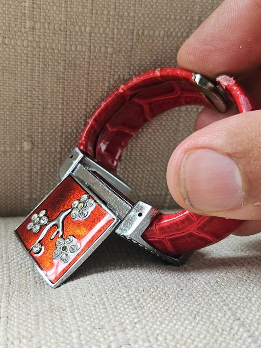 Vintage Via Nova Ladies Wristwatch Cuff Red/Silver Tone Analog Quartz Watch - Picture 7 of 12